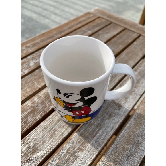 Mickey & Co. Mickey and Minnie Mouse Mugs (set of 3) - Picture 4 of 6
